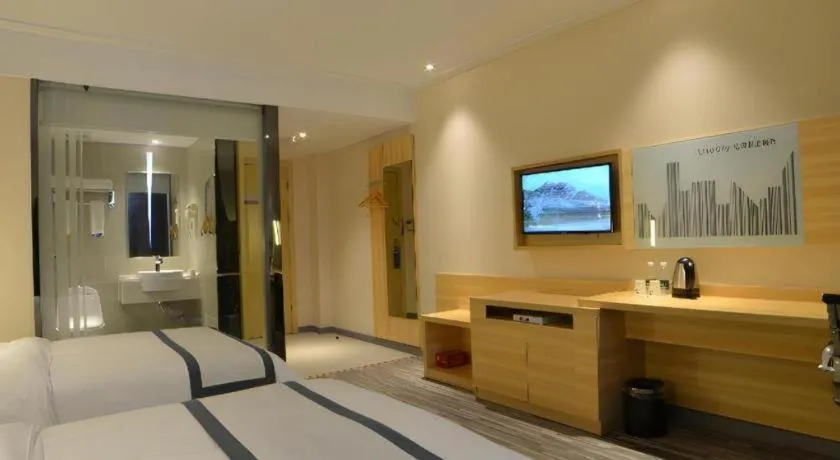 Bed in City Comfort Inn Wuhan Qingshan Jianshi Qingyiju Metro Station