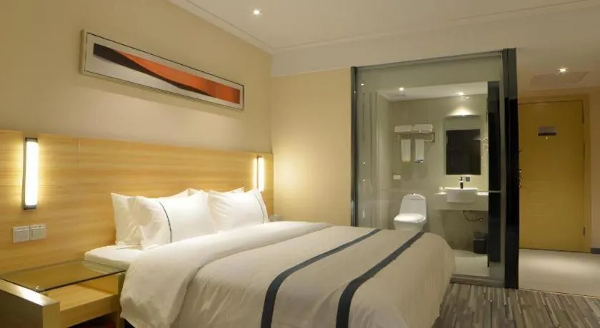 Bed in City Comfort Inn Wuhan Qingshan Jianshi Qingyiju Metro Station