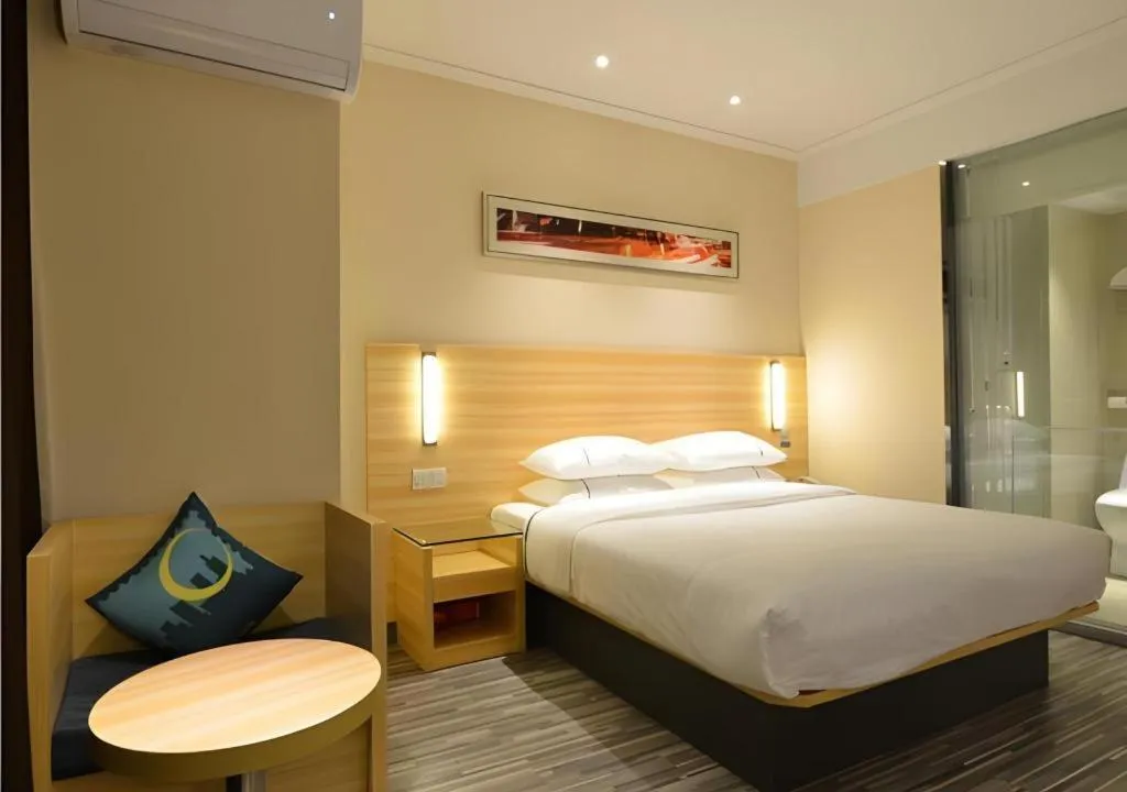 Bed in City Comfort Inn Wuhan Qingshan Jianshi Qingyiju Metro Station