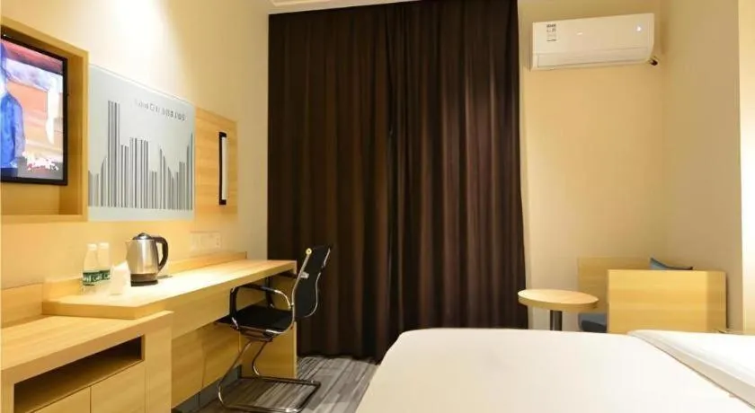 Bed in City Comfort Inn Wuhan Qingshan Jianshi Qingyiju Metro Station