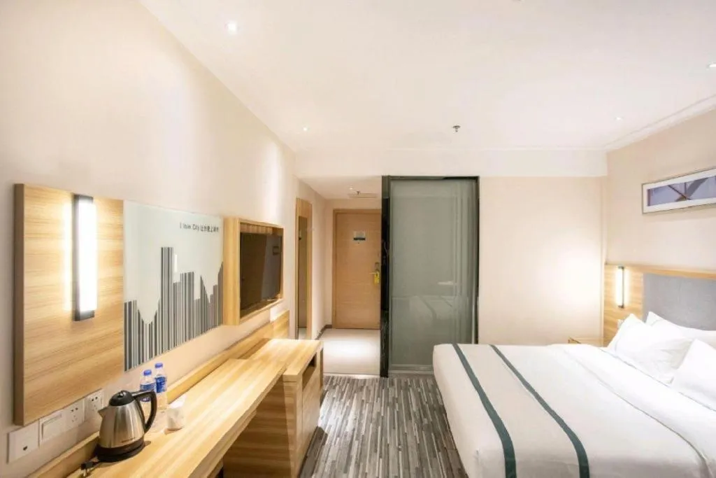 Bed in City Comfort Inn Hengyang Shigu Shuyuan