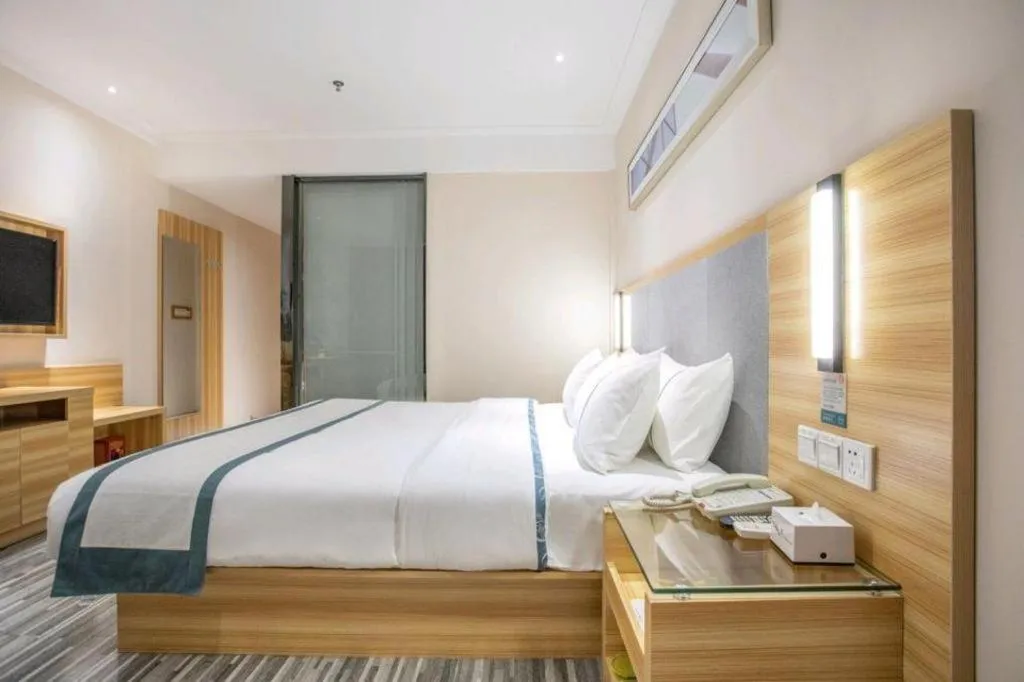 Bed in City Comfort Inn Hengyang Shigu Shuyuan