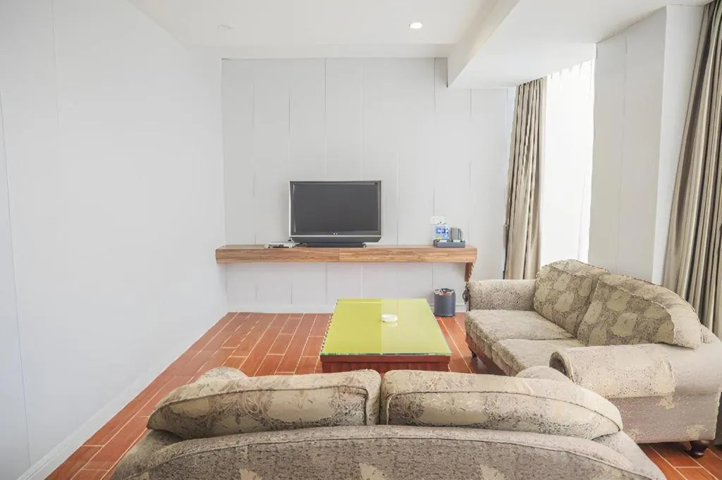 Borrman Hotel Shaoguan Century East Street Fengcai Building