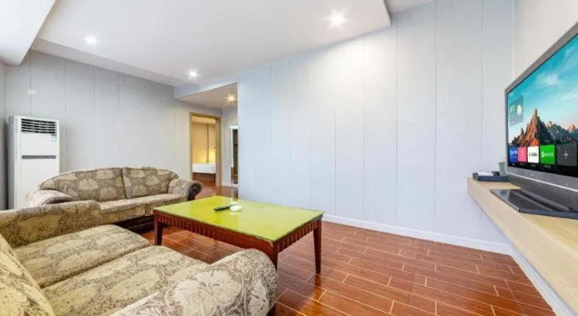 Borrman Hotel Shaoguan Century East Street Fengcai Building