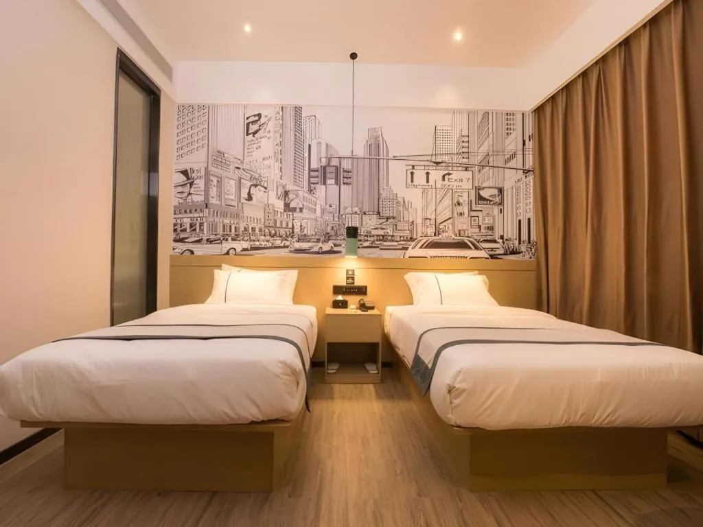 Bed in City Comfort Inn Zhuhai Doumen Daxin Xinduhui Pedestrian Street
