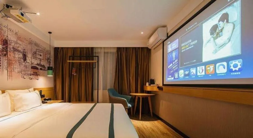 Bed in City Comfort Inn Zhuhai Doumen Daxin Xinduhui Pedestrian Street