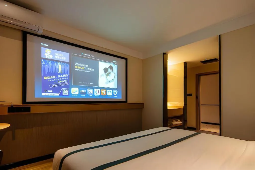 Bed in City Comfort Inn Zhuhai Doumen Daxin Xinduhui Pedestrian Street
