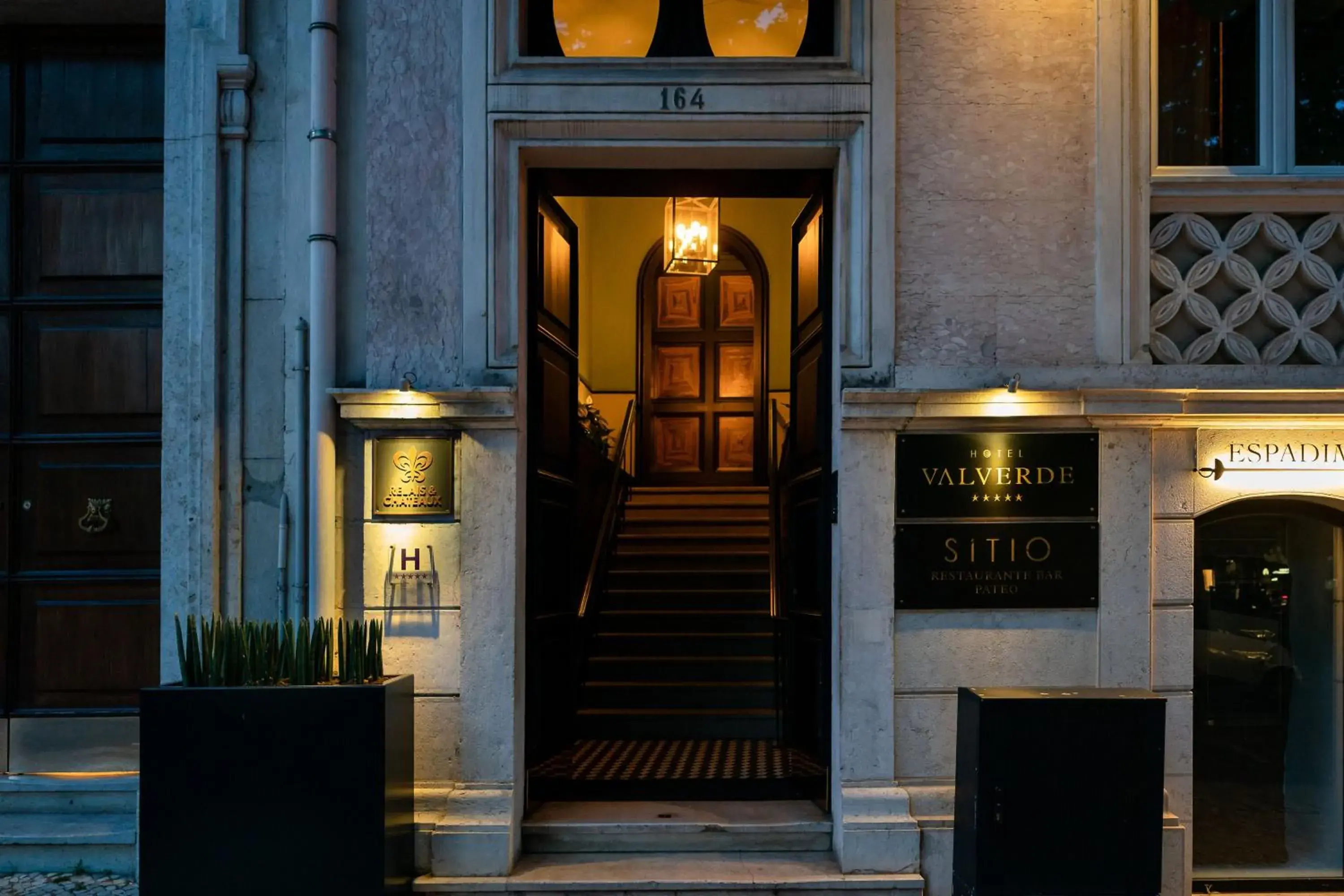 Facade/entrance in Valverde Lisboa Hotel & Garden - Relais & Chateaux Facade/entrance in Valverde Lisboa Hotel & Garden - Relais & Chateaux