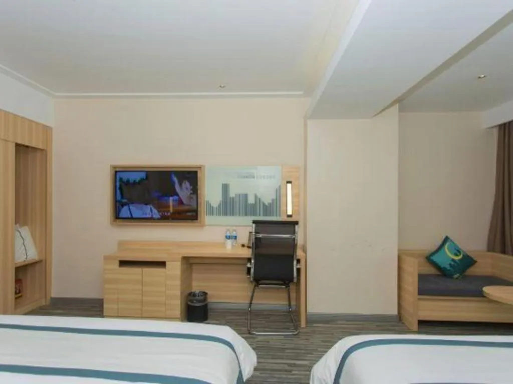 Bed in City Comfort Inn Chengdu Giant Panda Base