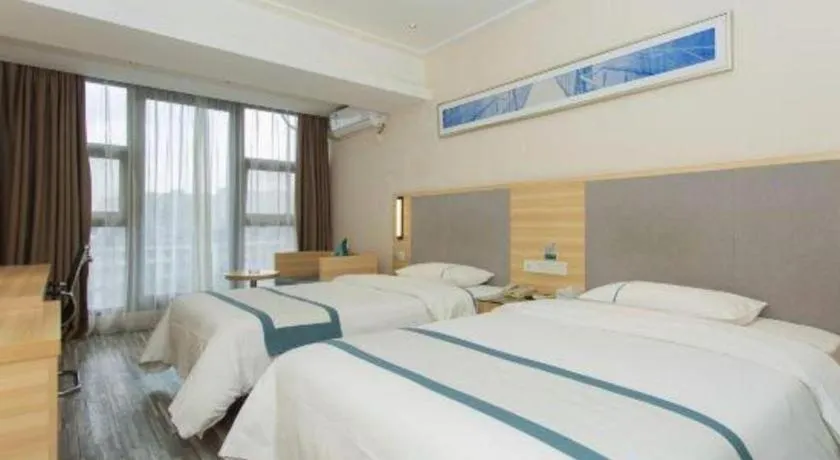 Bed in City Comfort Inn Chengdu Giant Panda Base