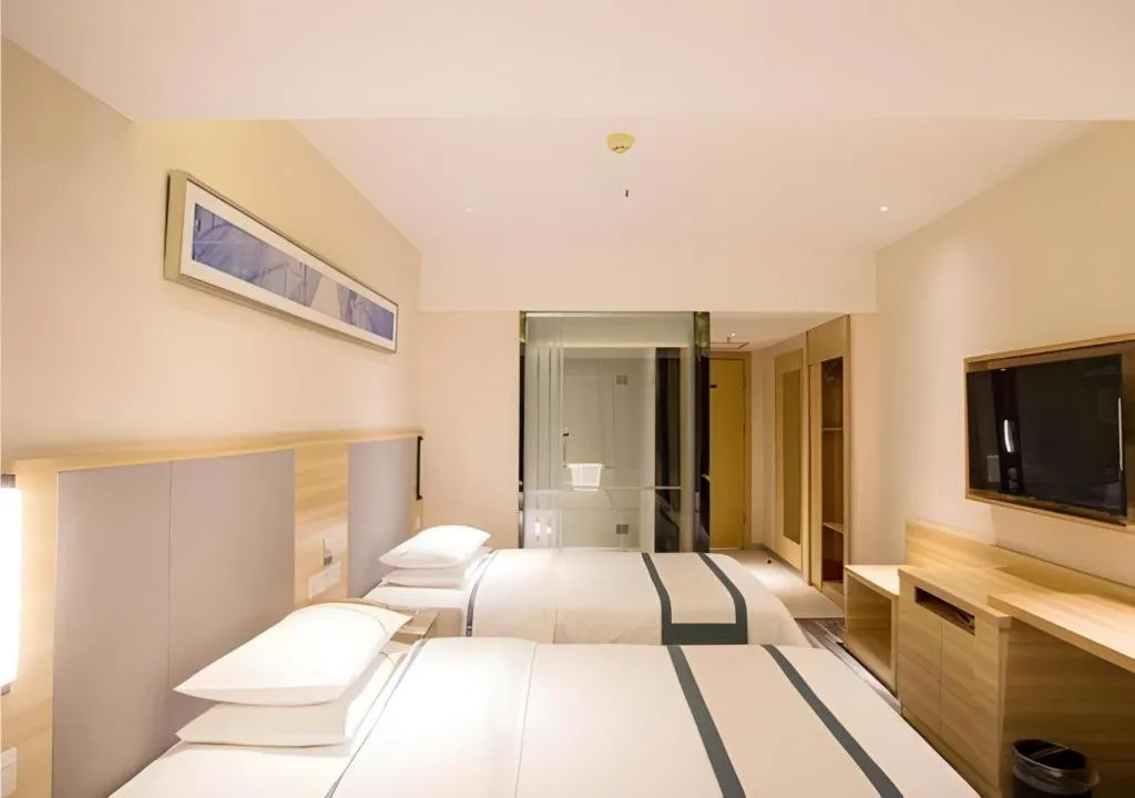 Bed in City Comfort Inn Chengdu Giant Panda Base