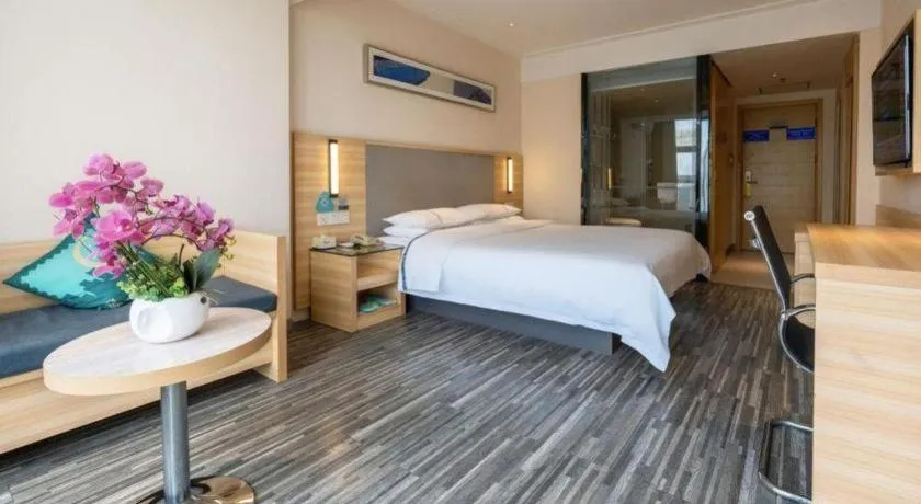 Bed in City Comfort Inn Chengdu Giant Panda Base