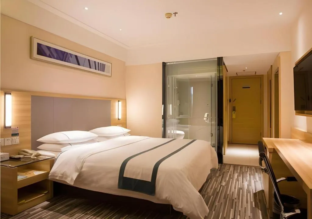 Bed in City Comfort Inn Chengdu Giant Panda Base