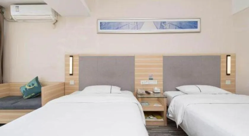 Bed in City Comfort Inn Chengdu Giant Panda Base