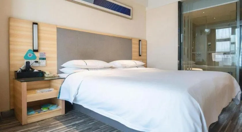 Bed in City Comfort Inn Chengdu Giant Panda Base