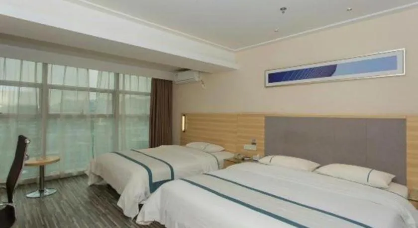 Bed in City Comfort Inn Chengdu Giant Panda Base