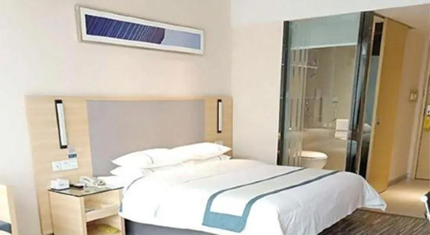 Bed in City Comfort Inn Chengdu Giant Panda Base