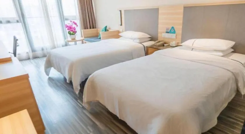 Bed in City Comfort Inn Chengdu Giant Panda Base