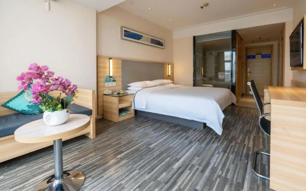 Bed in City Comfort Inn Chengdu Giant Panda Base