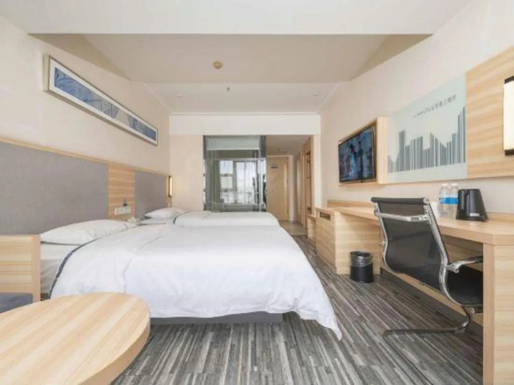 Bed in City Comfort Inn Chengdu Giant Panda Base