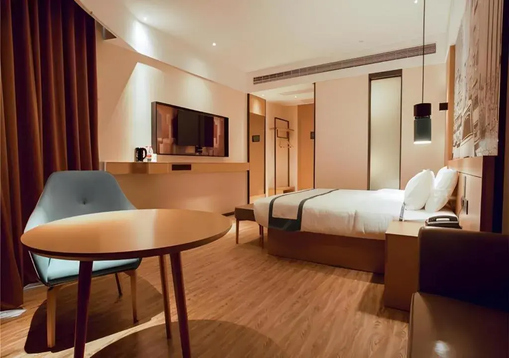 Bed in City Comfort Inn Honghu Shopping Park Bao'an Plaza Bed in City Comfort Inn Honghu Shopping Park Bao'an Plaza