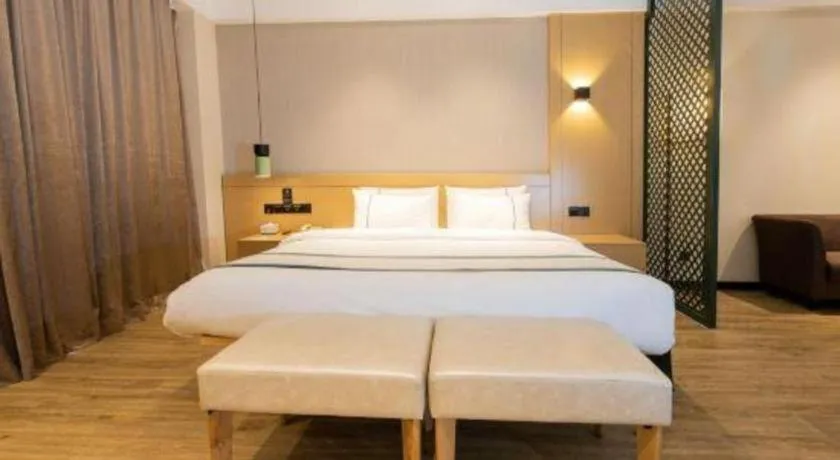 Bed in City Comfort Inn Kunming Xinluojiu Bay Guangju Road