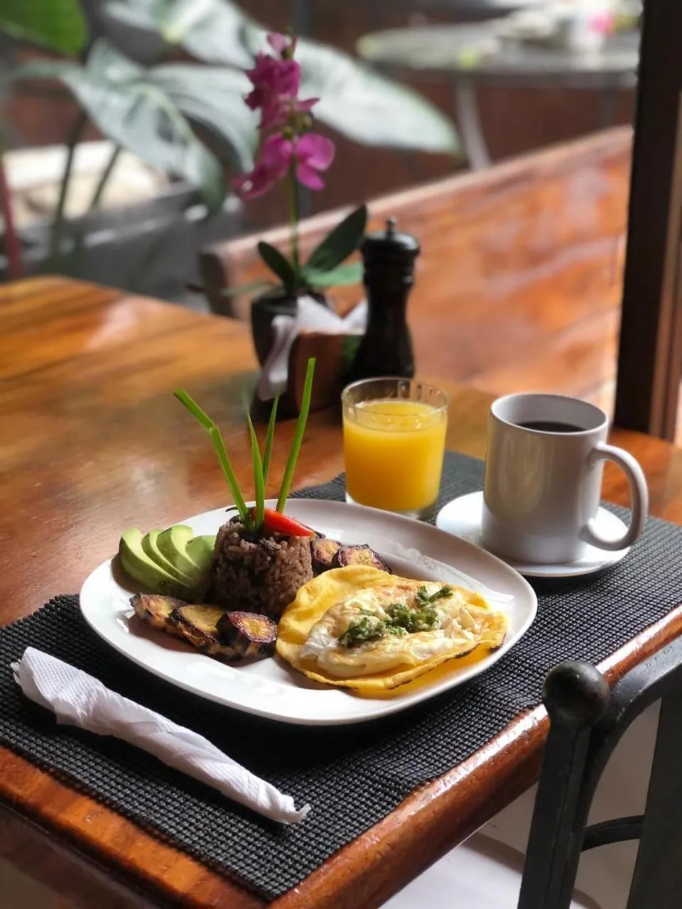 Food and drinks in Freddy`s Place B&B