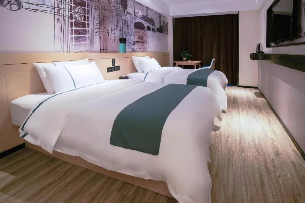 Bed in City Comfort Inn Changsha Outlets Datuo Metro Station