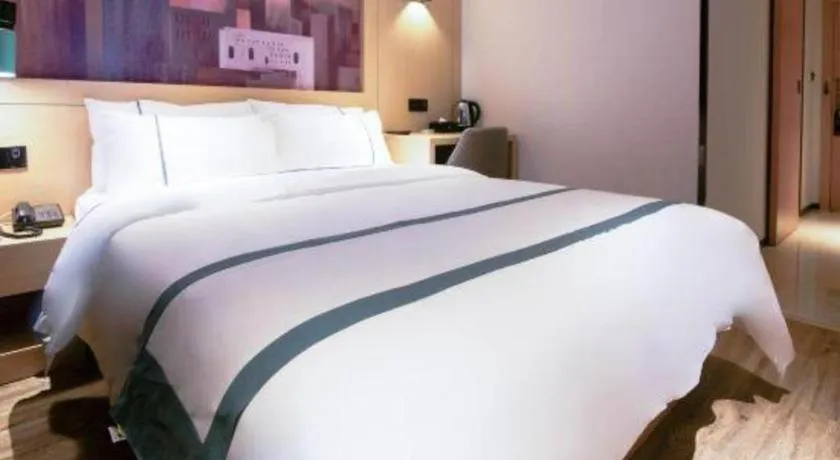 Bed in City Comfort Inn Changsha Outlets Datuo Metro Station