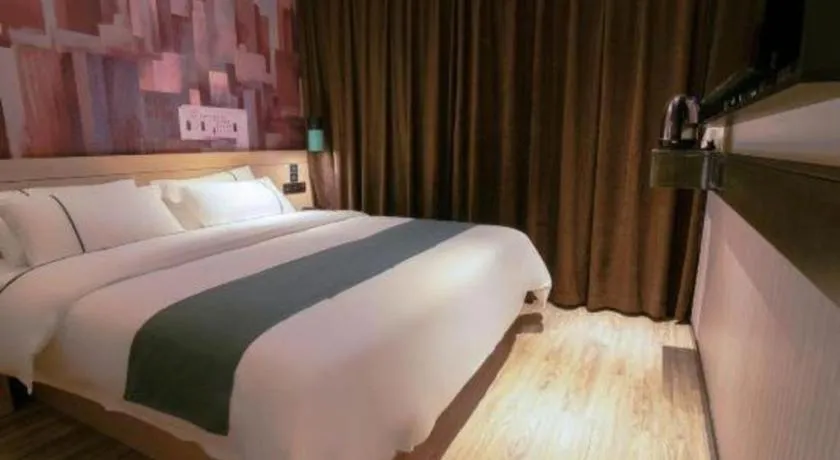 Bed in City Comfort Inn Changsha Outlets Datuo Metro Station