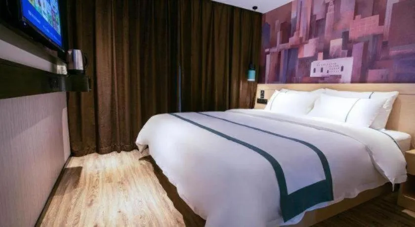 Bed in City Comfort Inn Changsha Outlets Datuo Metro Station