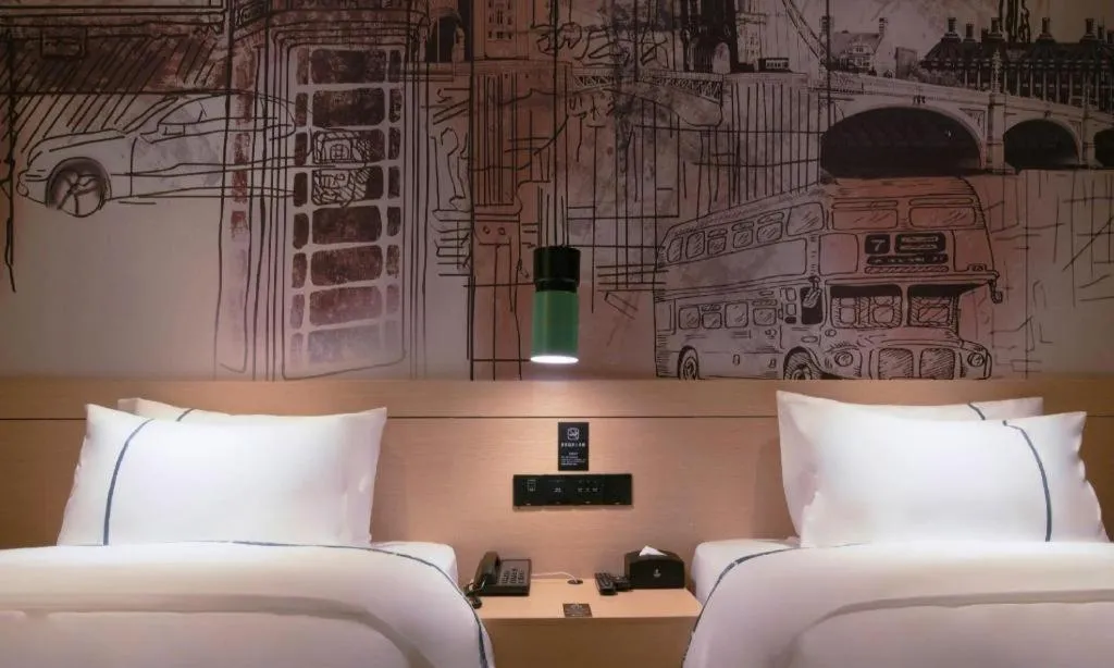 Bed in City Comfort Inn Changsha Outlets Datuo Metro Station