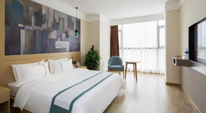 Bed in City Comfort Inn Changsha Outlets Datuo Metro Station