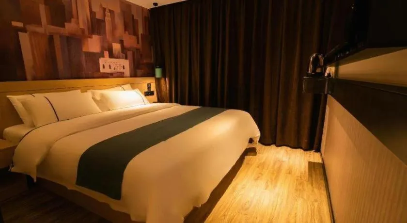 Bed in City Comfort Inn Changsha Outlets Datuo Metro Station