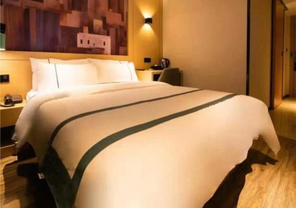Bed in City Comfort Inn Changsha Outlets Datuo Metro Station