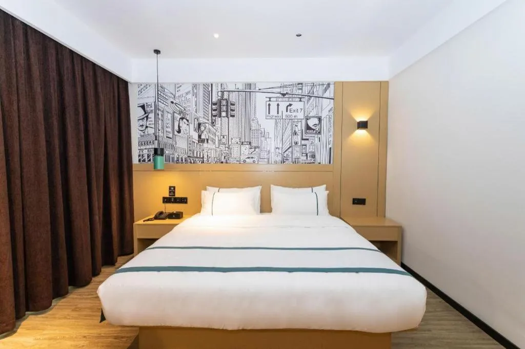 Bed in City Comfort Inn Yulin Yudong