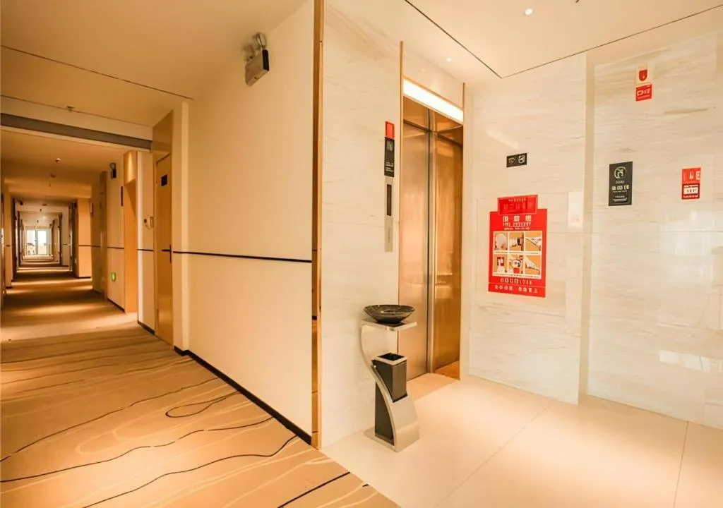 City Comfort Inn Zhangjiakou Municipal Government High-speed Railway Station North Institute