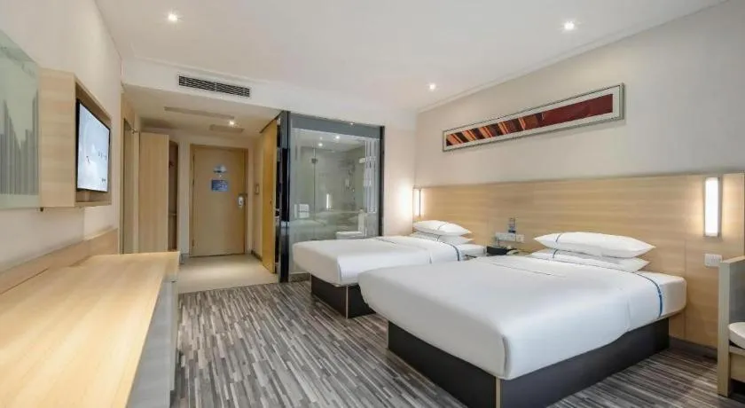 Bed in City Comfort Inn Dongguan Shijie Jiarong Shopping Plaza