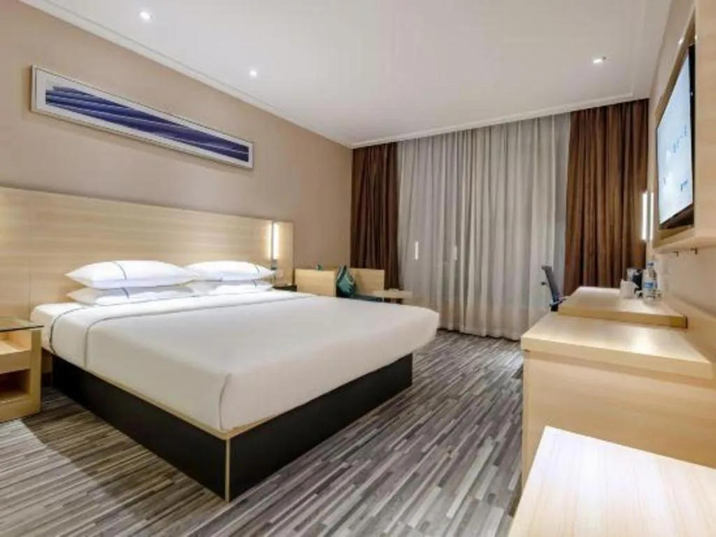 Bed in City Comfort Inn Dongguan Shijie Jiarong Shopping Plaza