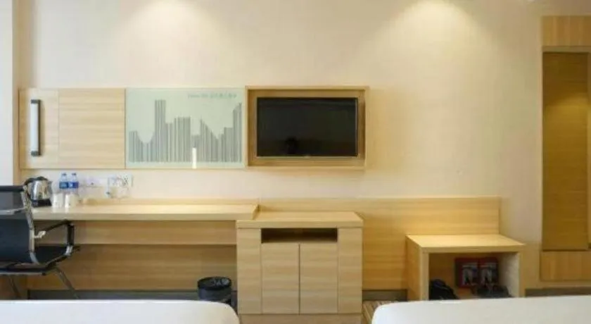 Bed in City Comfort Inn Dongguan Shijie Jiarong Shopping Plaza