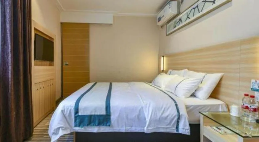 Bed in City Comfort Inn Dongguan Shijie Jiarong Shopping Plaza