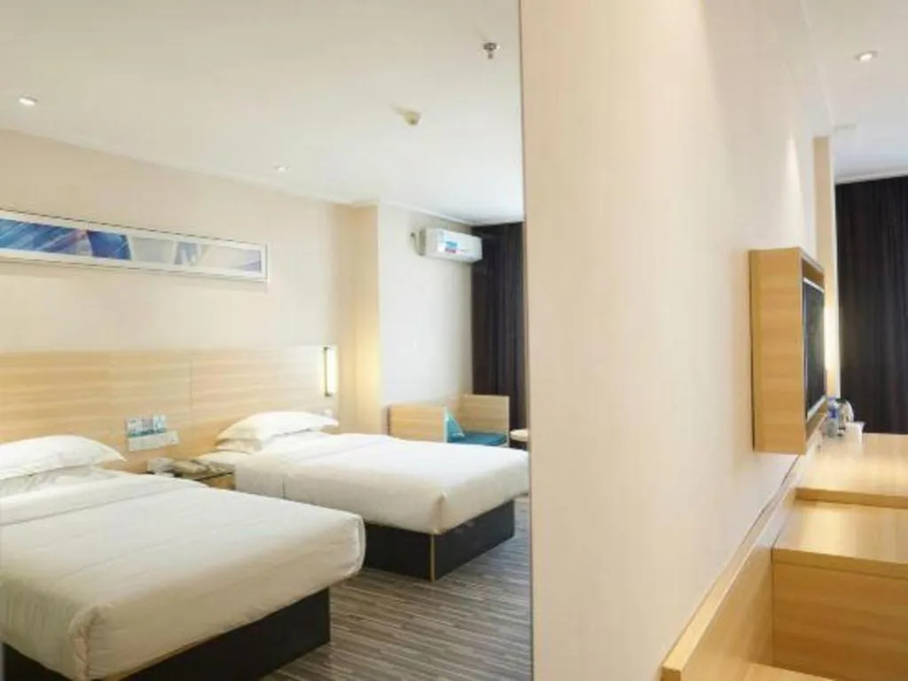 Bed in City Comfort Inn Dongguan Shijie Jiarong Shopping Plaza