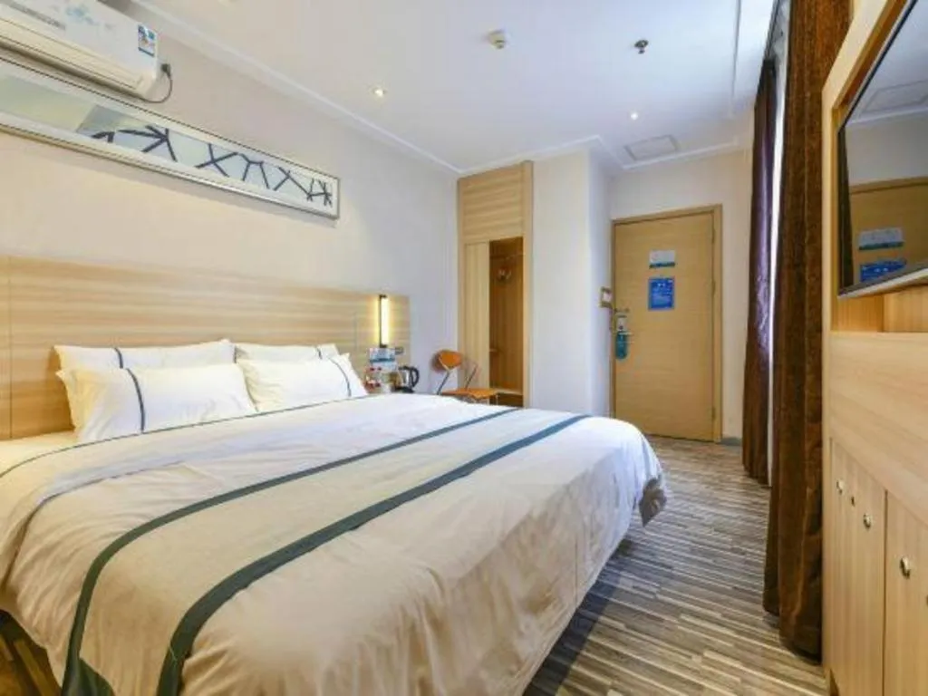 Bed in City Comfort Inn Dongguan Shijie Jiarong Shopping Plaza