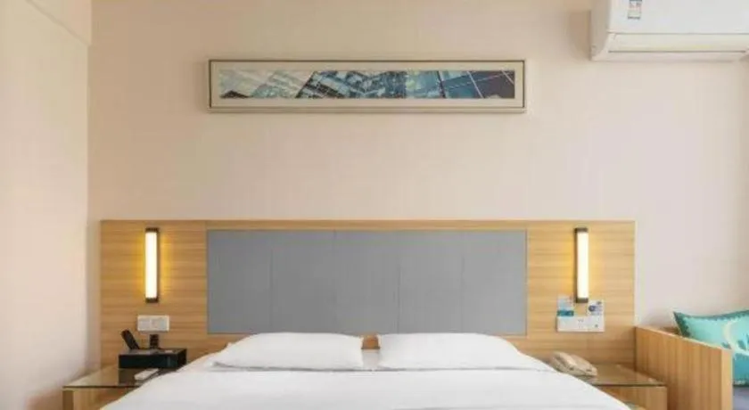Bed in City Comfort Inn Dongguan Shijie Jiarong Shopping Plaza