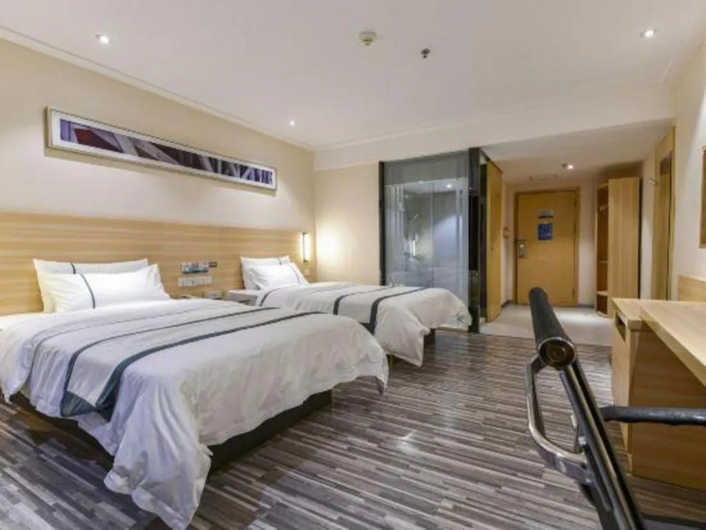 Bed in City Comfort Inn Dongguan Shijie Jiarong Shopping Plaza