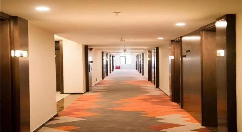 Borrman Hotel Huanggang Wuxue Yuhu Road