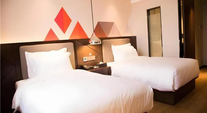 Borrman Hotel Huanggang Wuxue Yuhu Road