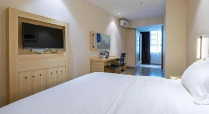 Bed in City Comfort Inn Dongguan Shilong Huixing Commercial Center