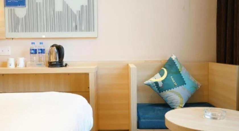 Bed in City Comfort Inn Dongguan Shilong Huixing Commercial Center