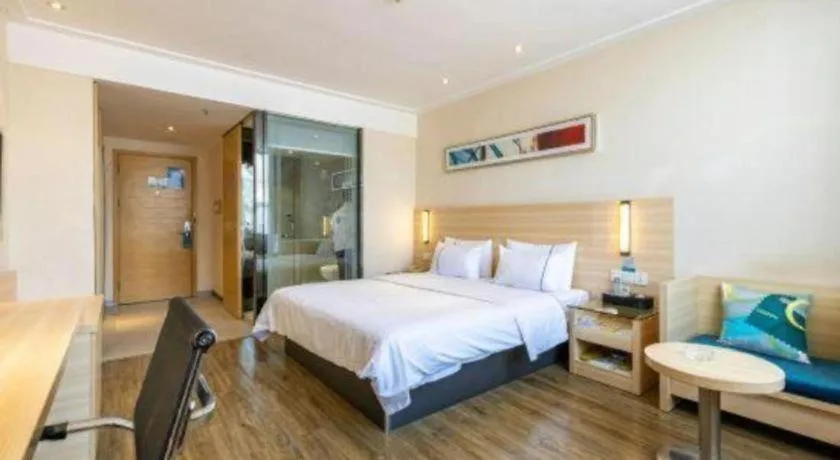 Bed in City Comfort Inn Dongguan Shilong Huixing Commercial Center